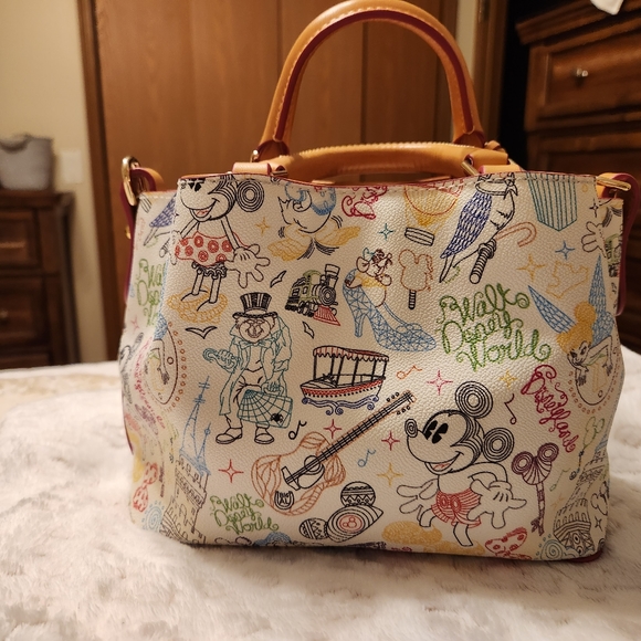 Dooney and Bourke disney walk in the park crossbody - Picture 2 of 8